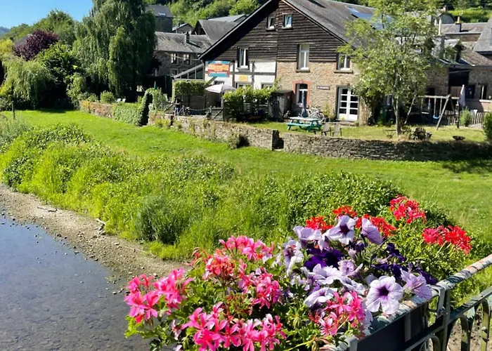 La Semois A Mouzaive Sur Semois Holiday home *