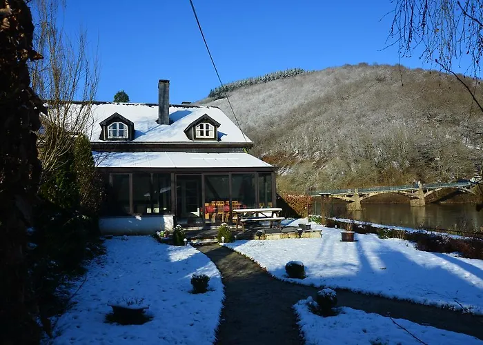 La Semois A Mouzaive Sur Semois Holiday home